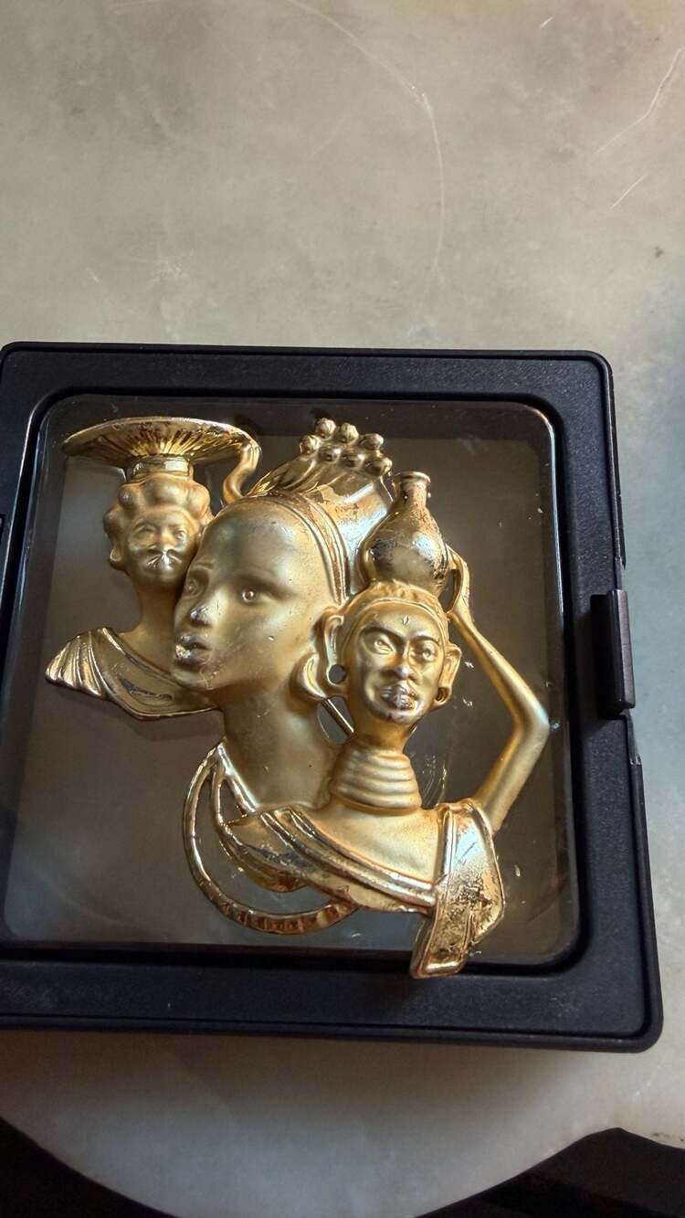 Vintage Gold Tone African Tribal Figural Women Busts Brooch Pin